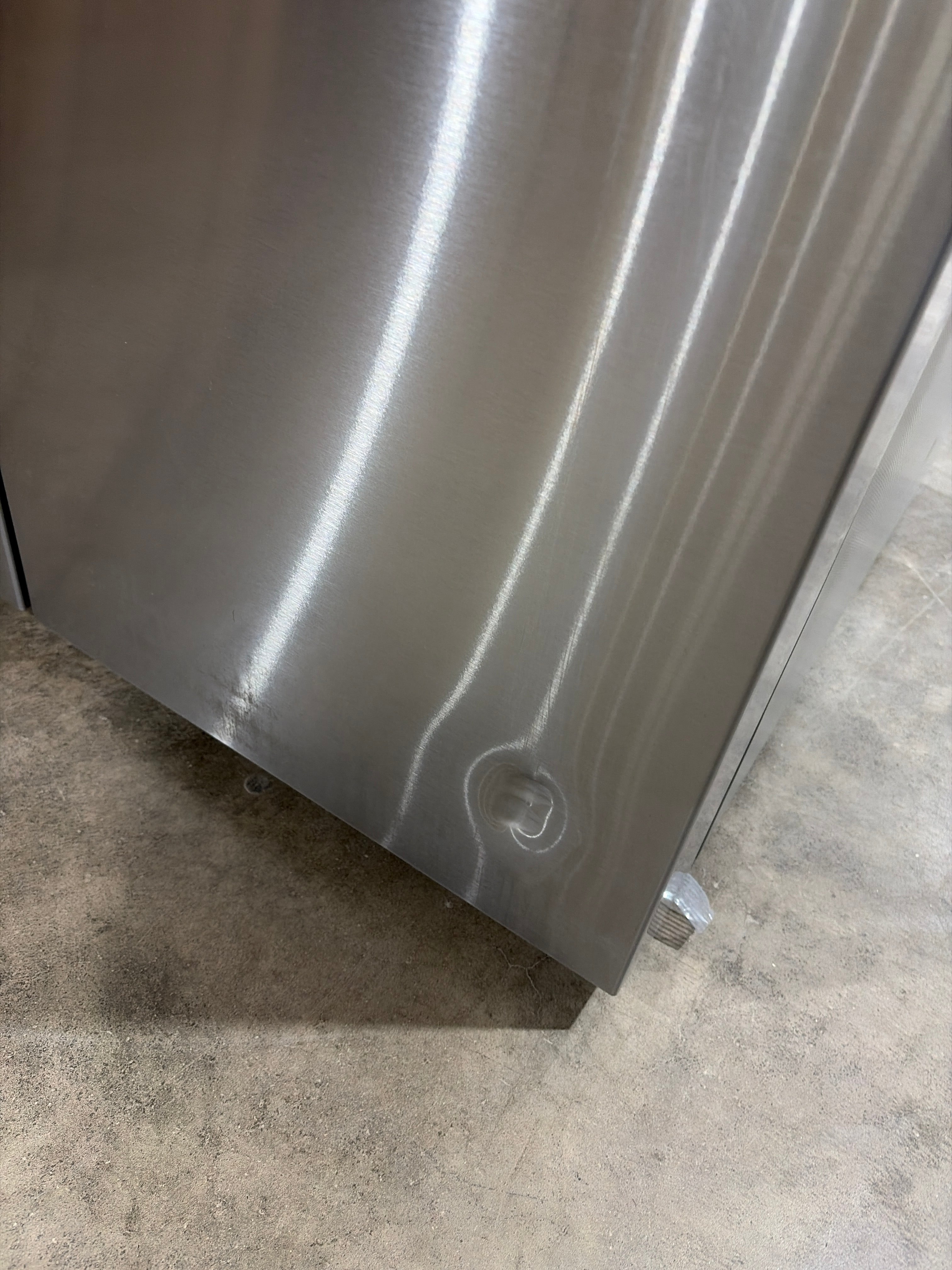 LF24C8200S