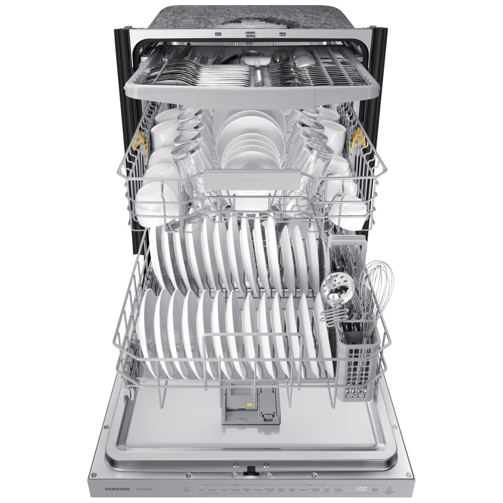  lave‑vaisselle encastrable intelligent Samsung 24 po avec StormWash™ et porte AutoRelease™