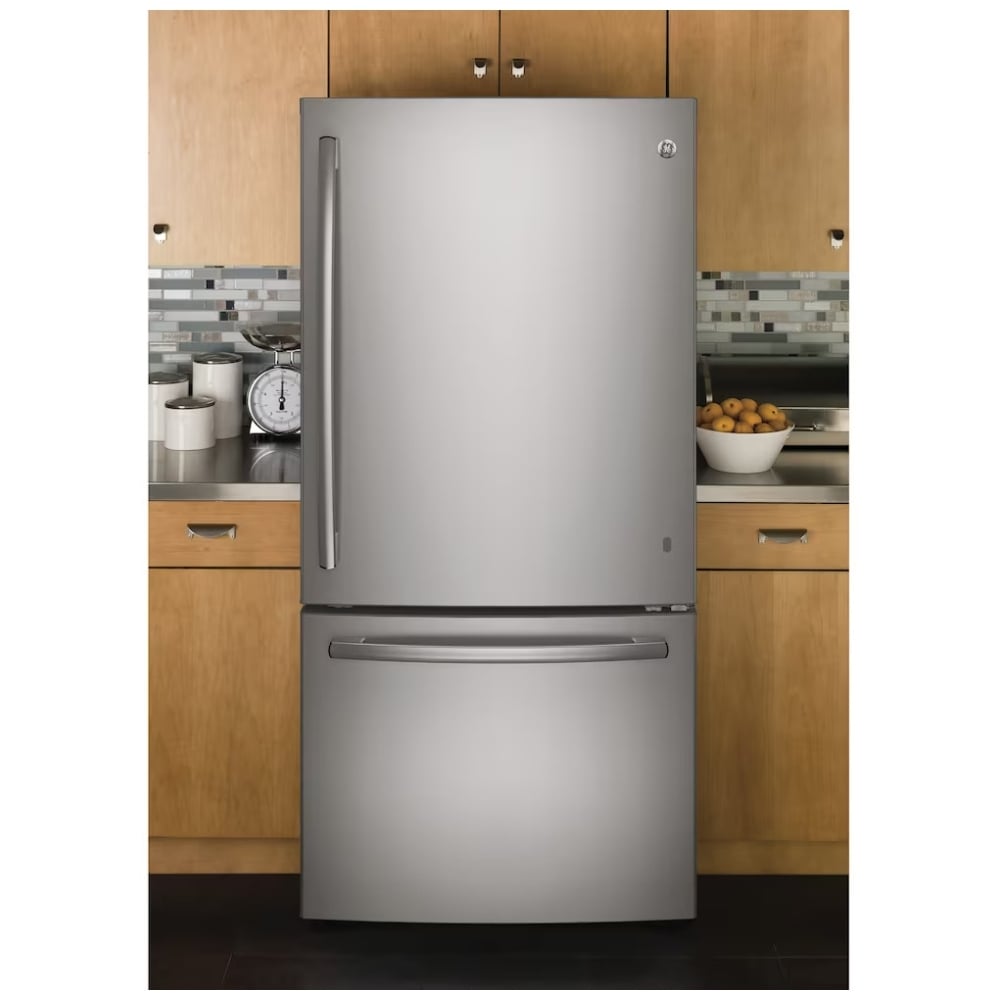 GDE21DYRKFS - Réfrigérateur à congélateur inférieur GE 20,9 pi³ Inox