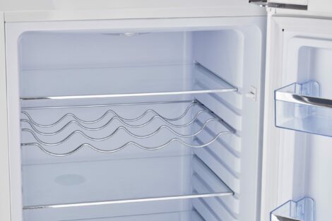UGP-215L W AC - Réfrigérateur rétro à congélateur inférieur Classic Retro 21,6 po 7 pi³ en Blanc guimauve