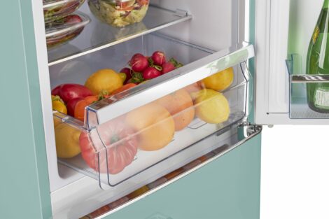 UGP-275L T AC - Réfrigérateur vintage rétro à congélateur inférieur Classic Retro 21,6 po 8,7 pi³ Turquoise Océan, ENERGY STAR