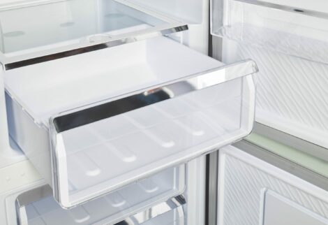 UGP-330L LG AC - Réfrigérateur rétro Classic à congélateur inférieur 11,7 pi³, 23,6 po, Vert menthe d’été