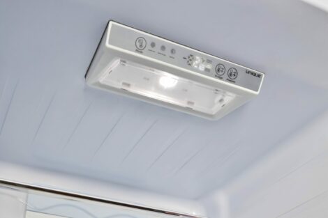 UGP-330L LG AC - Réfrigérateur rétro Classic à congélateur inférieur 11,7 pi³, 23,6 po, Vert menthe d’été